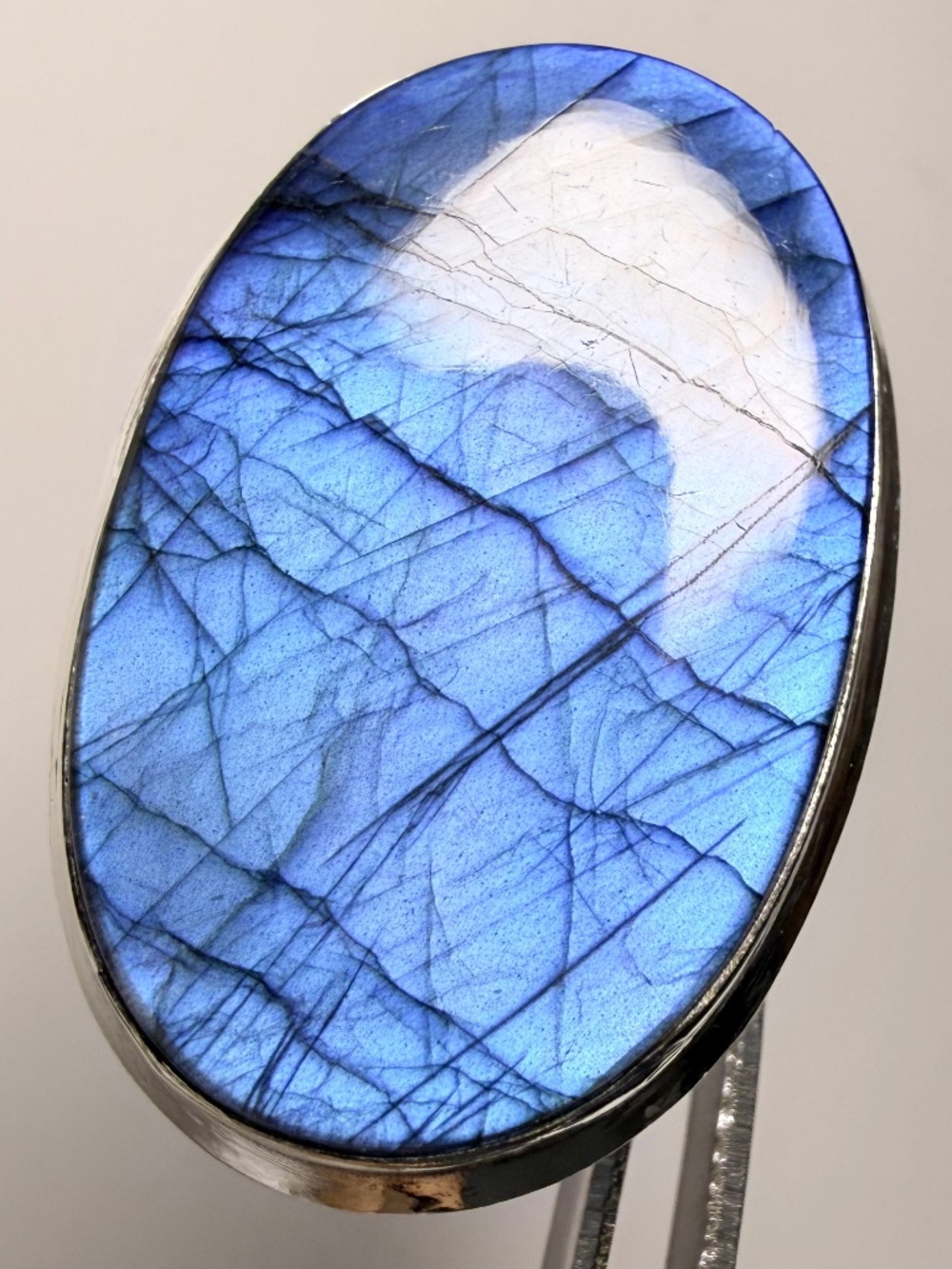 Large Labradorite Sterling Silver Ring - Picture 5 of 10